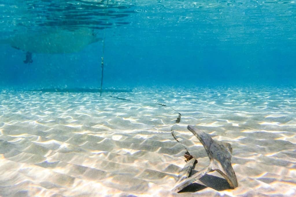 Underwater-scene-in-tropical-sandy-beach-Koufonisi-island-Crete-Greece.-min.jpg