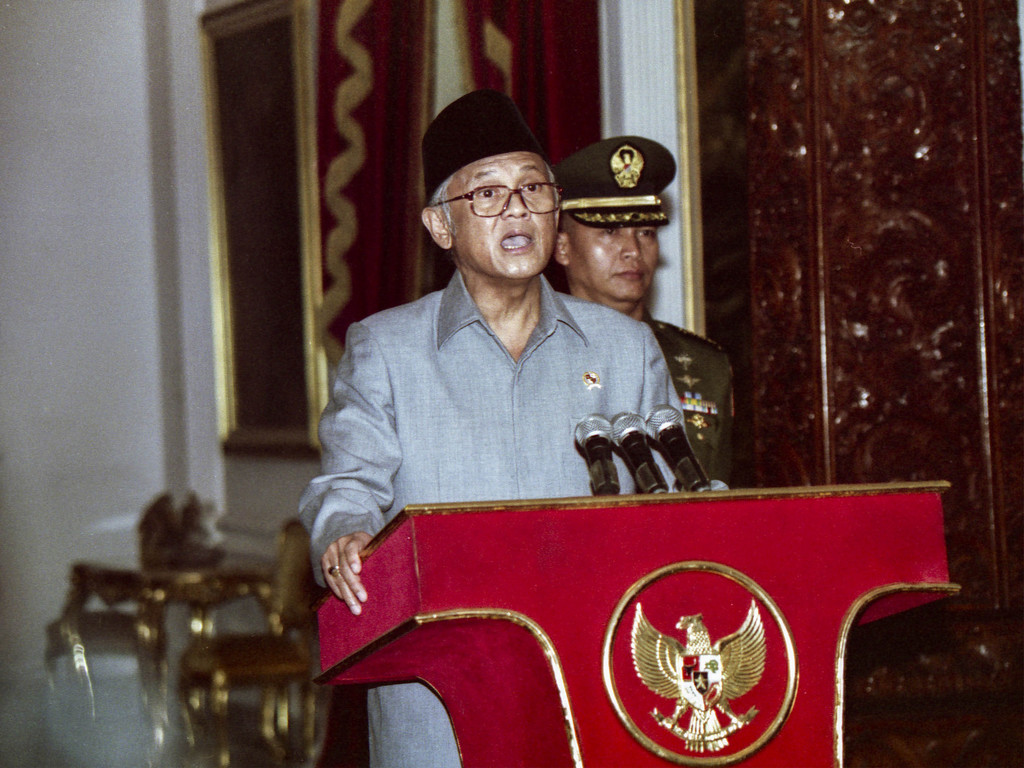 B. J. Habibie   -  102.jpg