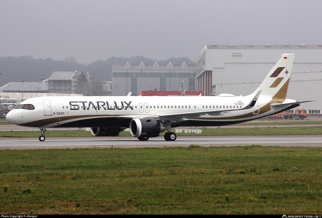 STARLUX Airlines.jpg