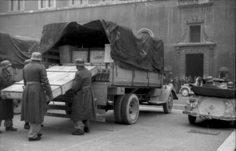 Bundesarchiv_Bild_101I-729-0003-13,_Italien,_Überführung_von_Kunstschätzen.jpg