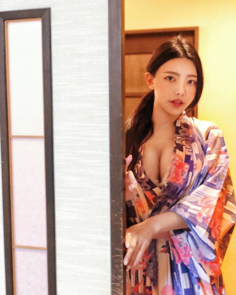 台灣正妹霍萱Iris換上浴衣2.jpg