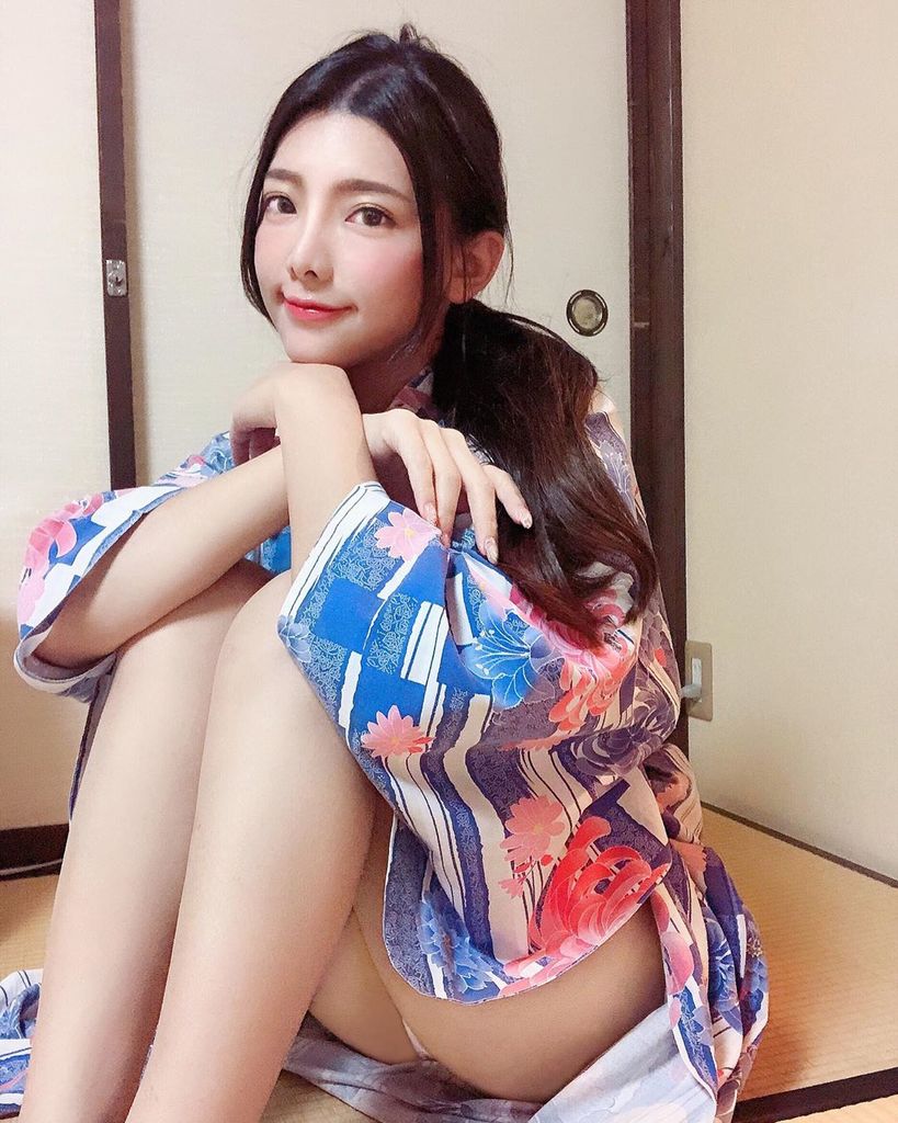 台灣正妹霍萱Iris換上浴衣4.jpg