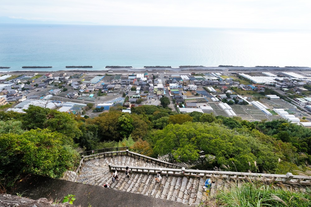 Kunozan-Toshogu-Stone-Steps.jpg