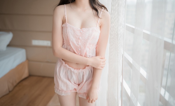 穿睡衣的女友 (8)_copy_600x363.jpg