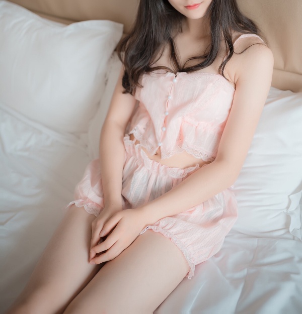 穿睡衣的女友 (21)_copy_600x625.jpg