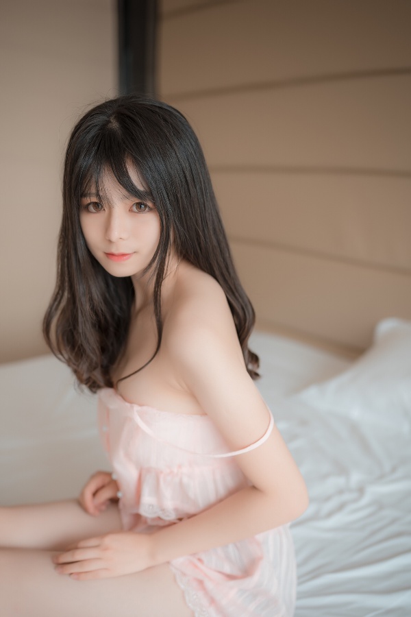 穿睡衣的女友 (33)_copy_600x900.jpg