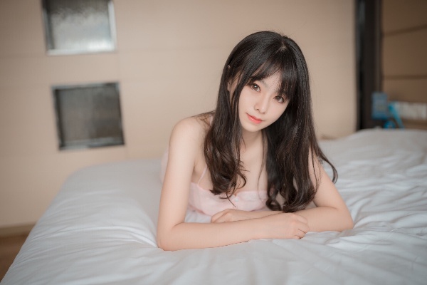 穿睡衣的女友 (37)_copy_600x400.jpg