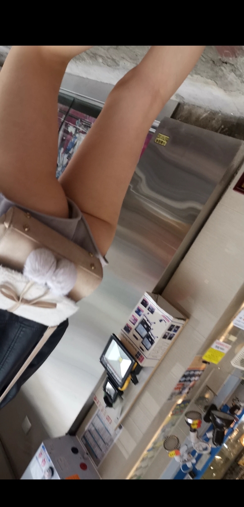 Screenshot_20210401_095227_com.proframeapps.videoframeplayer.jpg