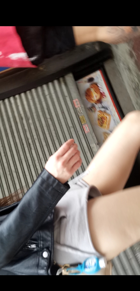 Screenshot_20210401_095040_com.proframeapps.videoframeplayer.jpg