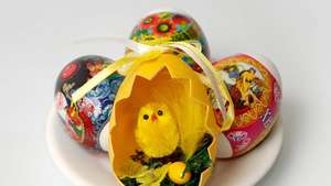 Eastern-European-eggs-toy-chick-Easter-plate.jpg