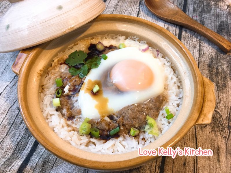 窩蛋牛肉饭.JPG
