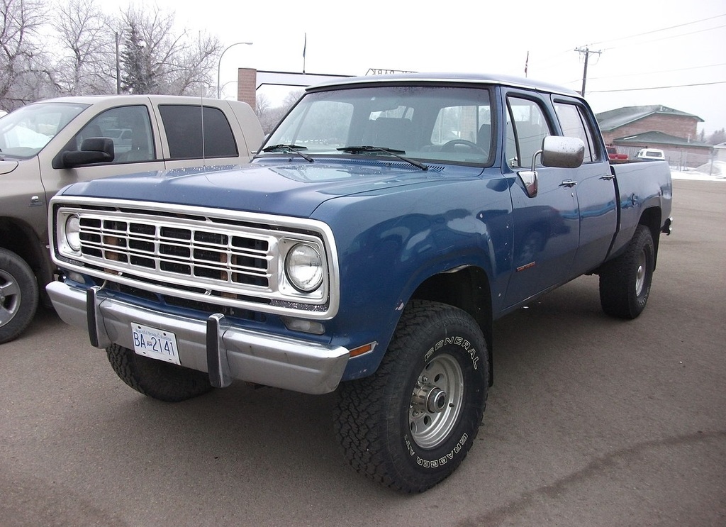 budget-classic-truck-1972-1980-dodge-d-series-drivingline.jpg