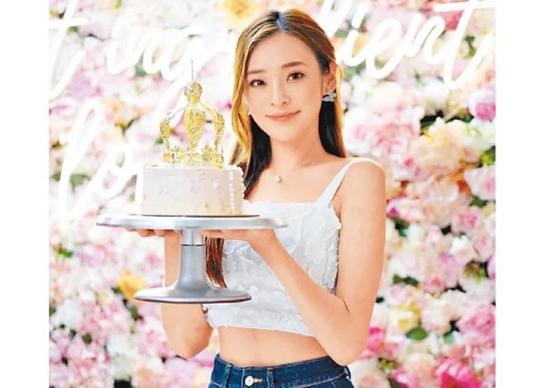 陳楨怡笑問網民喜愛哪種蛋糕。.jpg