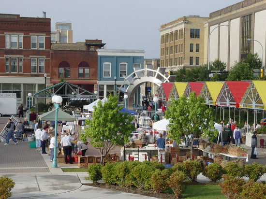 Grand Forks ' market.jpg