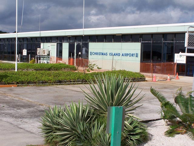 xmasisland_airport_04.jpg