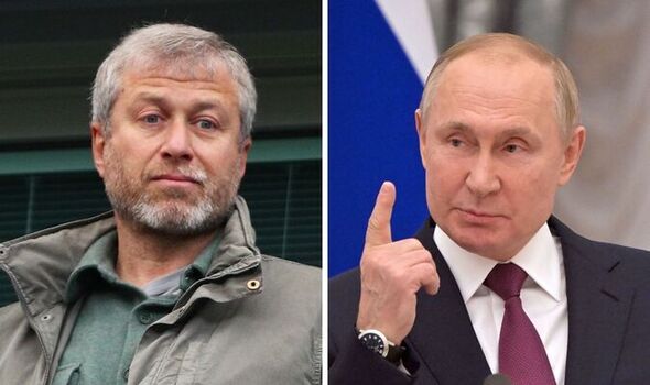 Roman Abramovich with Putin.jpg