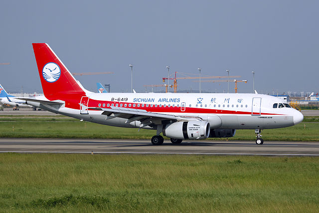 640px-B-6419_-_Sichuan_Airlines_-_Airbus_A319-133_-_CAN_(14907017282).jpg