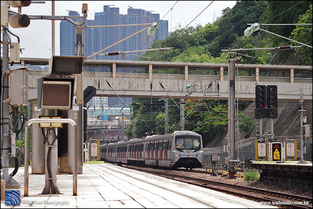 MTR-12car-train1.jpg