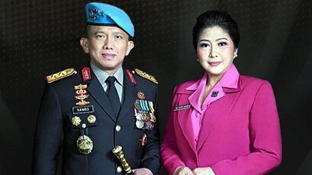 Gen. Ferdy Sambo (left)  + Putri Candrawathi (right).jpg