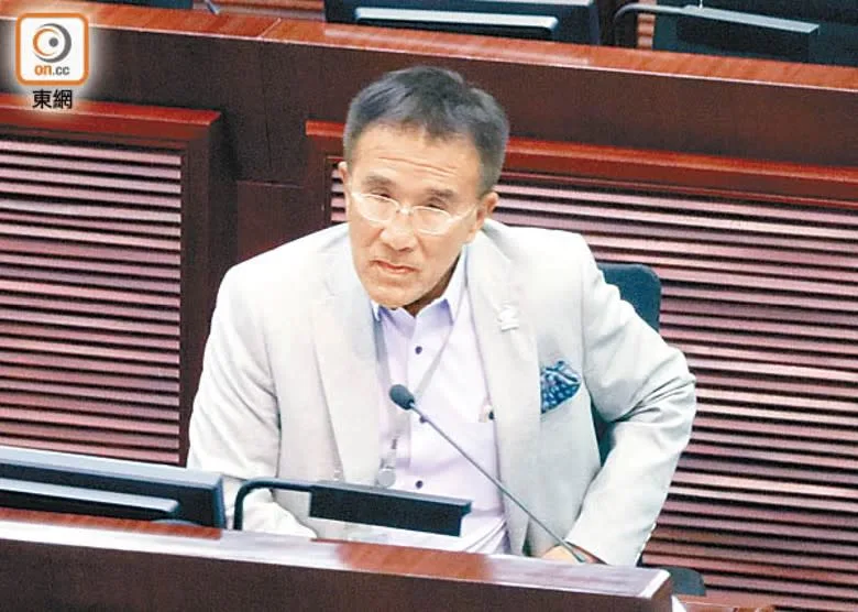 內地來港免針獲藍碼 議員斥難服眾.png