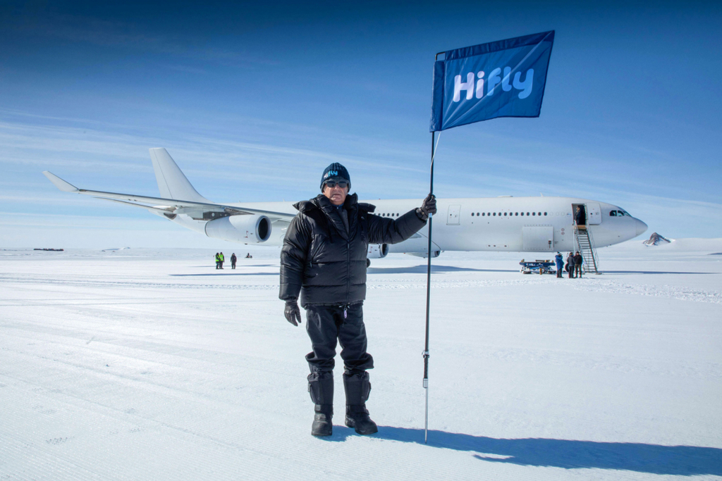 Hifly_Antartica-A340.jpg