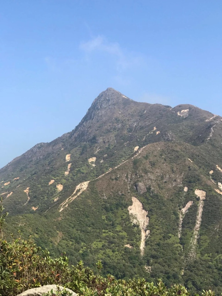 3  西貢的蚺蛇尖上山的道路陡峭，成為今年第三多登山事故地點。.jpg.jpg