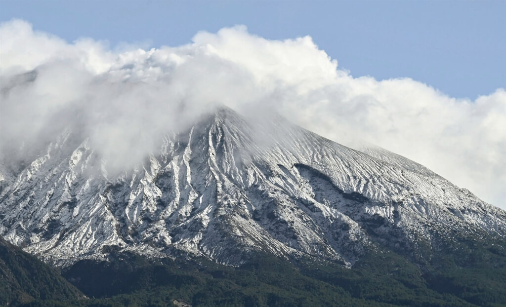 日本  鹿兒島  櫻島火山 積雪.jpg