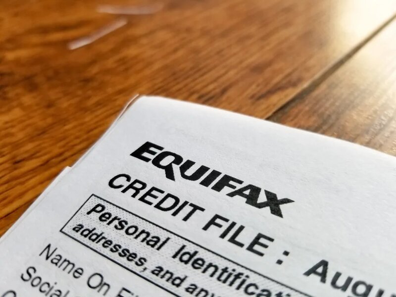 5 美國信貸資料庫 Equifax 曾經受黑客攻擊，盜取了公司 1.6 億個用戶的信用卡資料等，.jpg