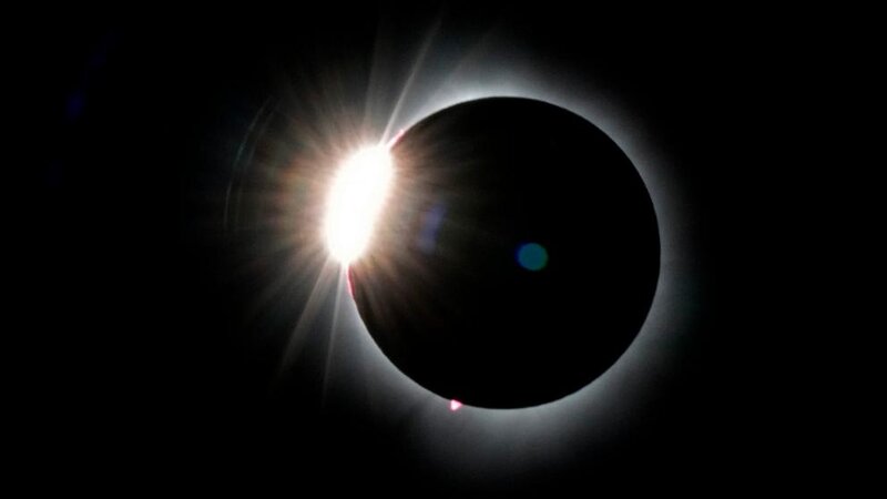 maine-eclipse-ap-thg-240408_1712608748433_hpMain_16x9_992.jpg