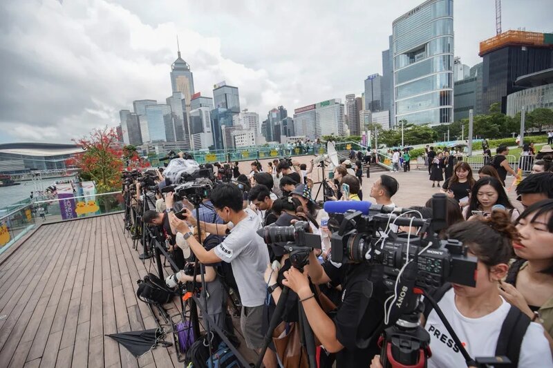 新聞自由排名｜香港排名升但評分跌 名列 135 位差過烏干達 無國界記者：國安法打壓記者.jpg