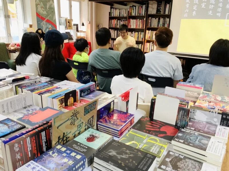 1 一拳書館因「匿名投訴」取消學校書展，改辦推理閱讀週，並安排店員與讀者分享。圖為.jpg