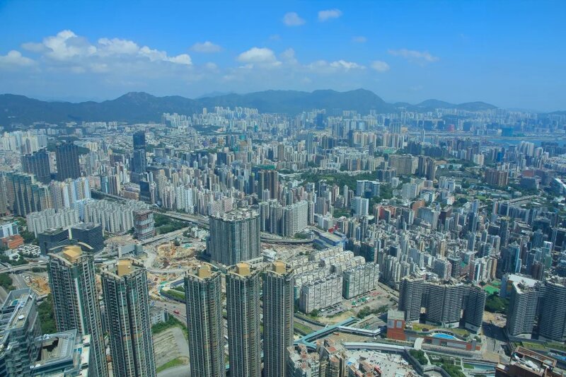 《金融時報》：香港房地產面對慘痛蕭條 四大發展商愈發不安.jpg