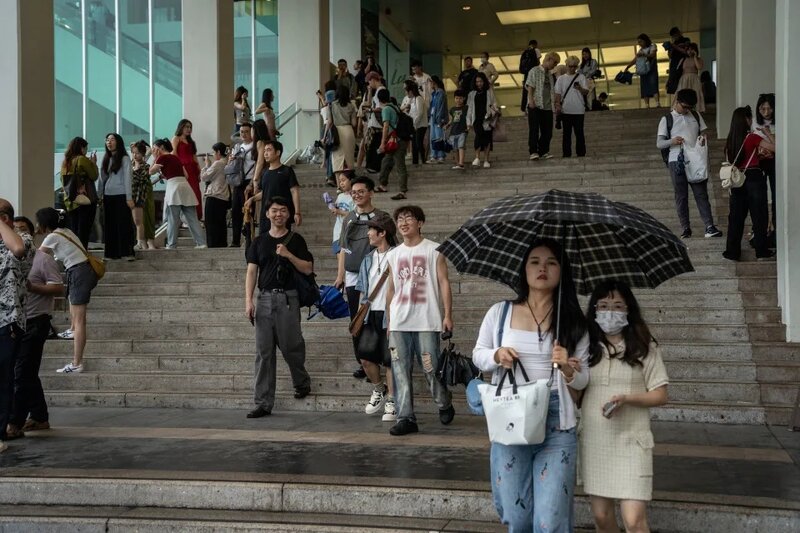 港4月零售急挫14.7% 直逼疫情低位 歸咎外遊北上 去年消費券基數高.jpg