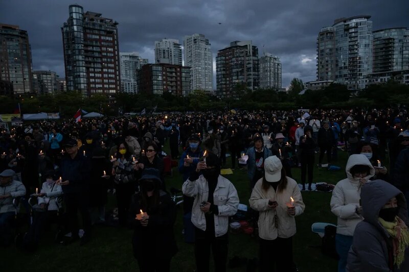 1 溫哥華林思齊公園在六四 35 周年當天舉辦燭光集會，有數千人出席。.jpg