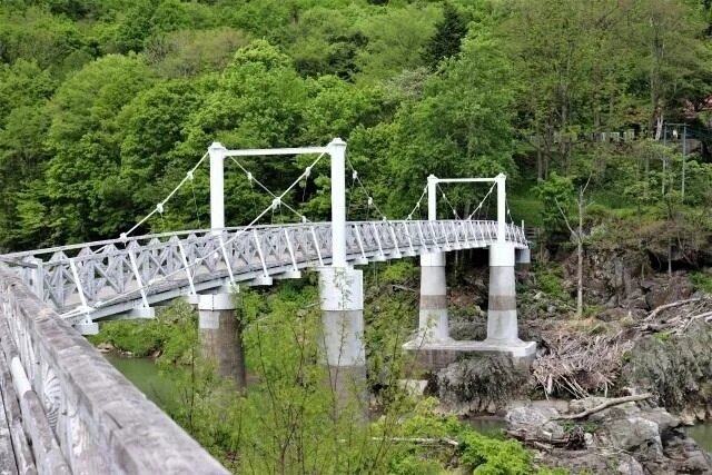 日本北海道17歲少女上月被人推落石狩川死亡。.jpg