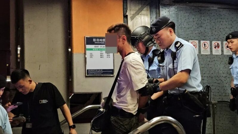 5 疑兇事後被警員帶走。.jpg