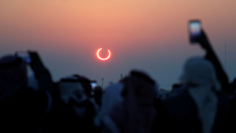 2019-12-26t065858z-1204748661-rc2u2e90apo9-rtrmadp-3-solar-eclipse-saudi-arabia.jpg