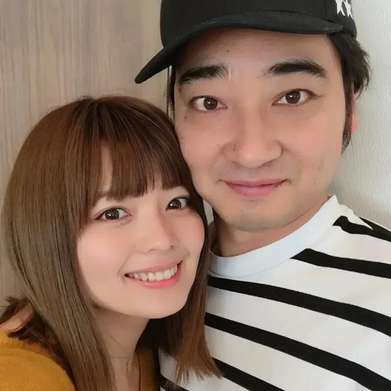 3 齊藤慎二（右）和老婆瀬戶Saori。.jpg