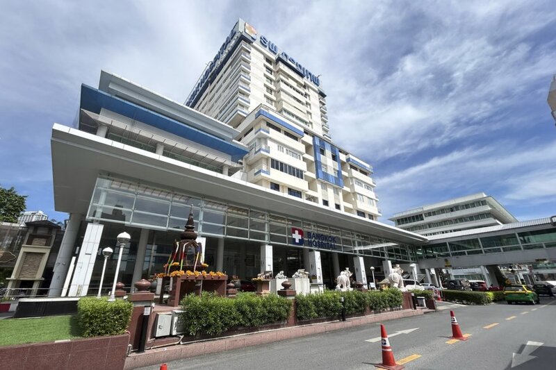 Bangkok Hospital, in Bangkok,.jpg