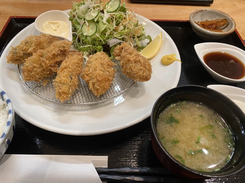 大粒牡蠣フライ定食.jpg