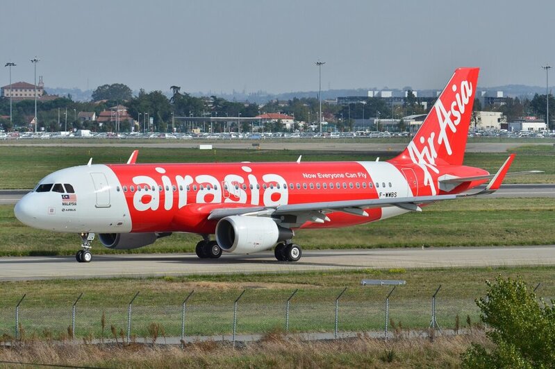 1621px-AirAsia_Airbus_A320_-_F-WWBS_-_MSN_5824_10518004505-1024x682.jpg