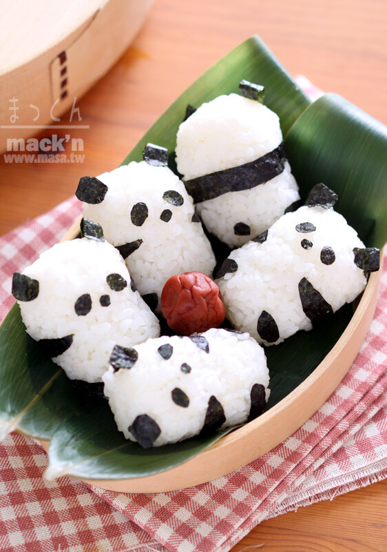 14-03-30-title-panda-rice-ball.jpg