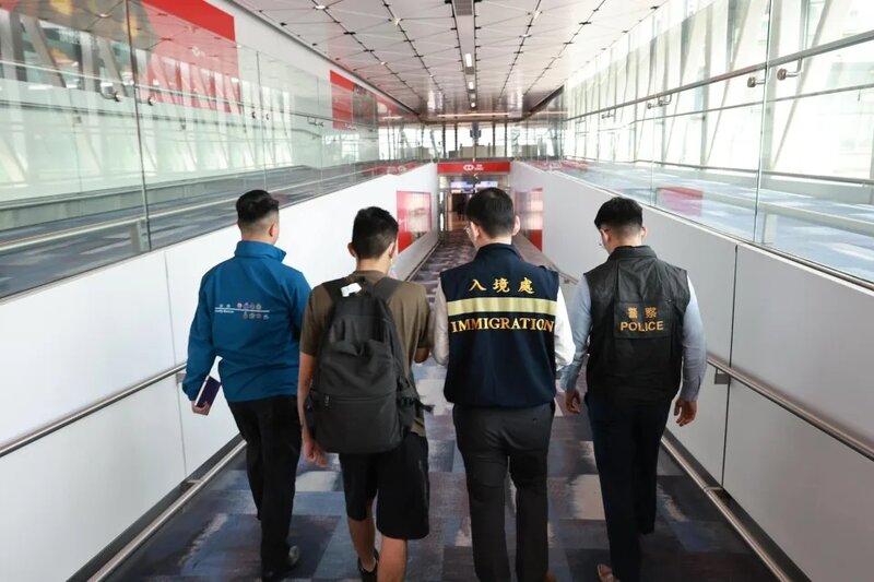 1 日前獲釋返港的 25 歲男子被禁錮 4 個月，其家屬日前繳付贖金後獲准離開。（保安局圖片）.jpg
