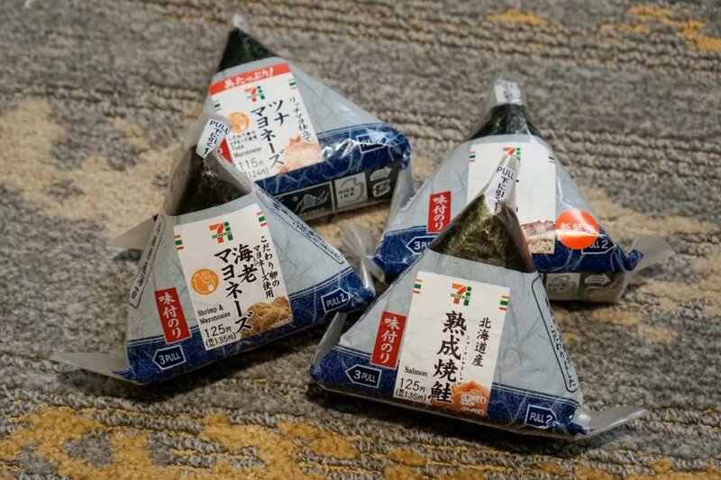 7 為什麼日本超商「三角飯糰」要設計得那麼難打開？.jpg