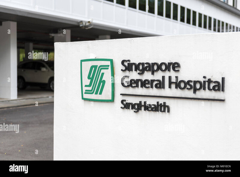 singapore-general-hospital-sign-at-entrance-to-the-hospital-M01ECN.jpg