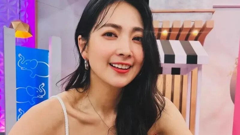 阿喜（如圖）與無尊交往3年，因為她「不看對方錢財和外貌」，注重內涵，而被女星互投.jpg