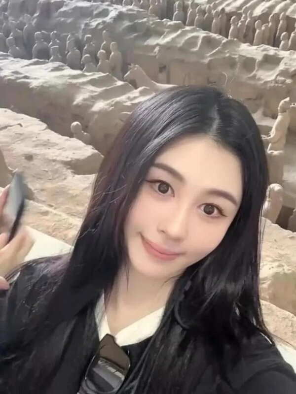 4 沈月透露與家人去西安旅行，而她亦有參觀兵馬俑。.jpg