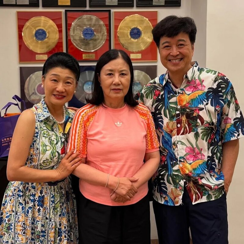 2 潘宗明夫婦一向視阿姐係佢地嘅紅娘，每次回港都會見面.jpg