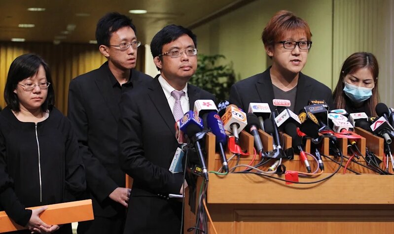 2  2014 年 4 月 23 日，菲律賓政府向馬尼拉人質事件的受害者及家屬致歉。殉職康泰領.jpg