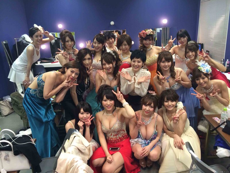 18個現役女優合照.jpg